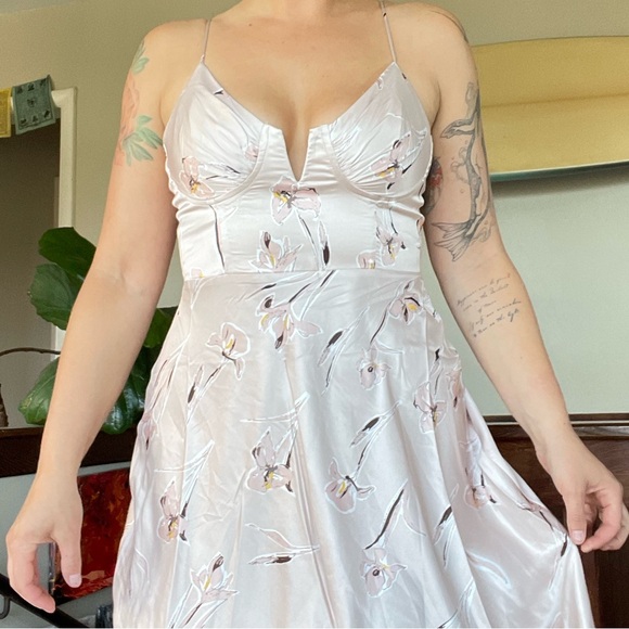 Selfie Leslie Lake Como Dress - Picture 2 of 4